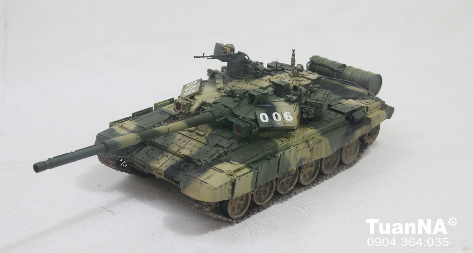 mo-hinh-xe-tank-t90s-ty-le-135-qdnd-viet-nam-3