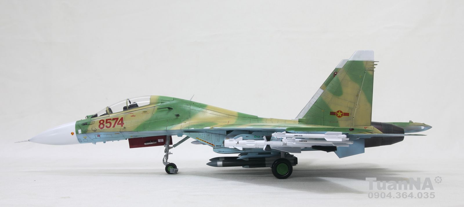 mo-hinh-may-bay-su-30-mkii-qdnd-viet-nam-ty-le-148-52